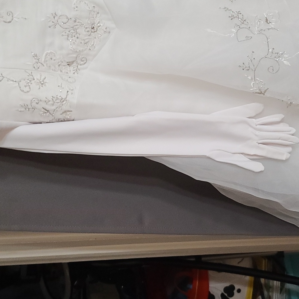 Marys Import Bridal Wedding Dress Sleeveless‎ White Beaded Embroidered Gloves 10 - Picture 8 of 16